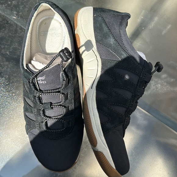 Dansko walking shoes size 39 sneakers - Picture 2 of 4